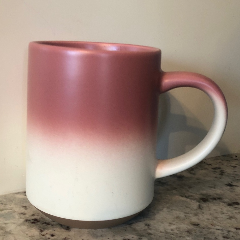 😍Beautiful Threshold Pink and White Mug